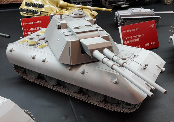 Amusing Hobby 35A016 1/35 Flakpanzer E-100 8.8cm Flakzwilling